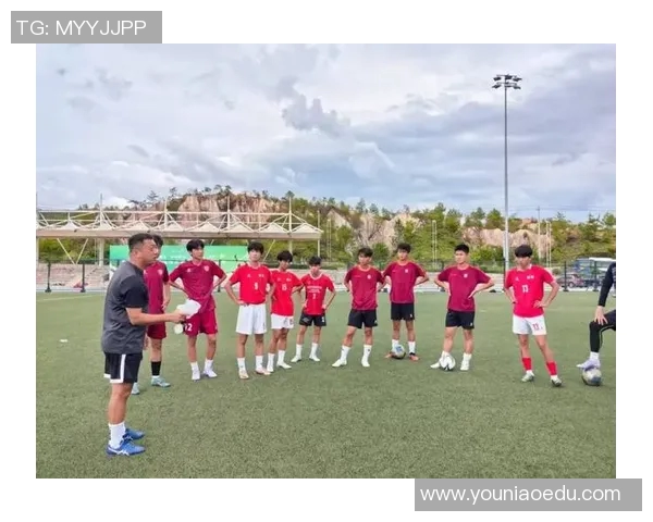 足球明星齐聚一堂全员合照精彩瞬间分享与回顾