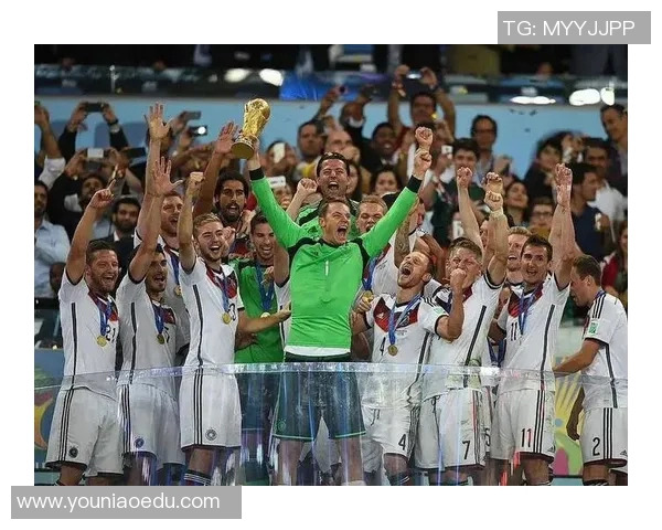 中外足球明星传奇故事揭秘他们的奋斗与荣耀之路