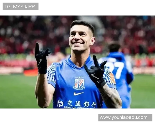 申花足球明星与模特妻子的爱情故事揭示了运动员背后的温暖与支持